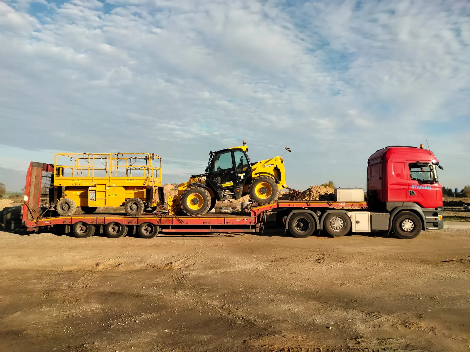 Transport podnośników i maszyn LIFT24